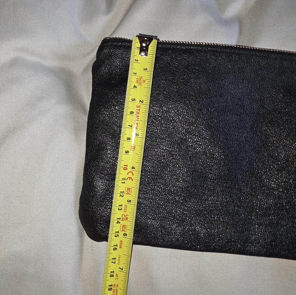 Wellfair Brand Elegant Black Leather Wristlet - Picture 6 of 9